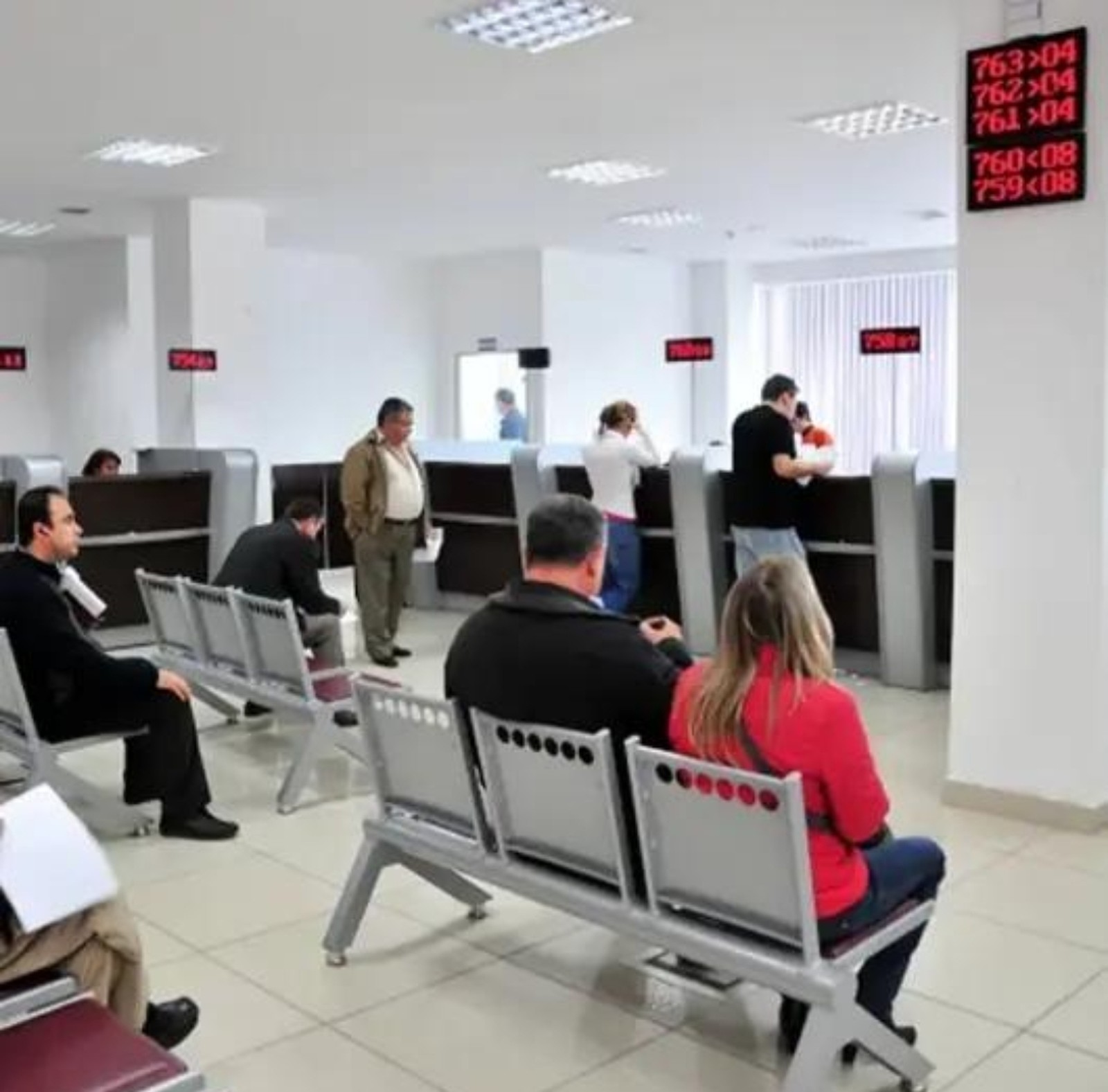 سیستم نوبت‌دهی و مدیریت صف